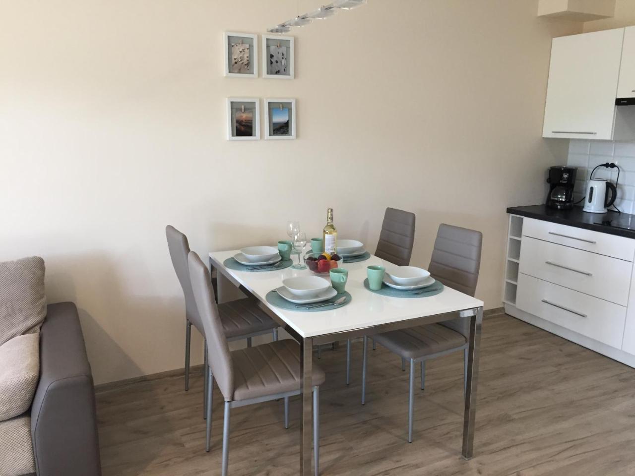 פוגורזליצה Apartament Malinowy Pogorzelica מראה חיצוני תמונה